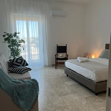 Casa Roberta With Balcony And Sea View *