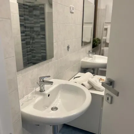 Apartament Casa Roberta With Balcony And Sea View *