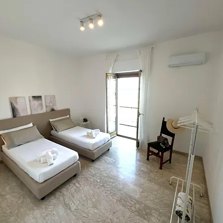 Casa Roberta With Balcony And Sea View Apartment Vieste