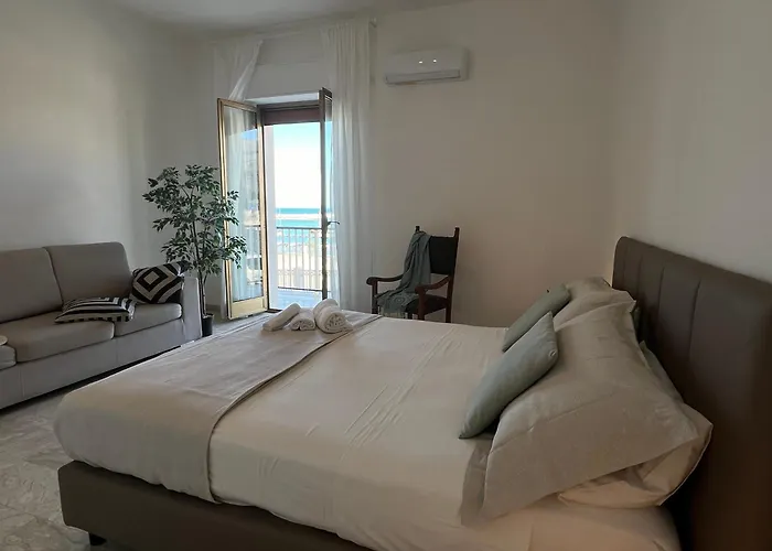 Casa Roberta With Balcony And Sea View Daire