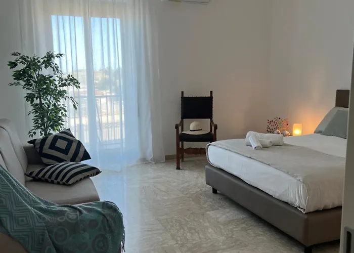 Casa Roberta With Balcony And Sea View *