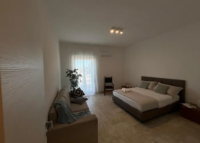 Casa Roberta With Balcony And Sea View