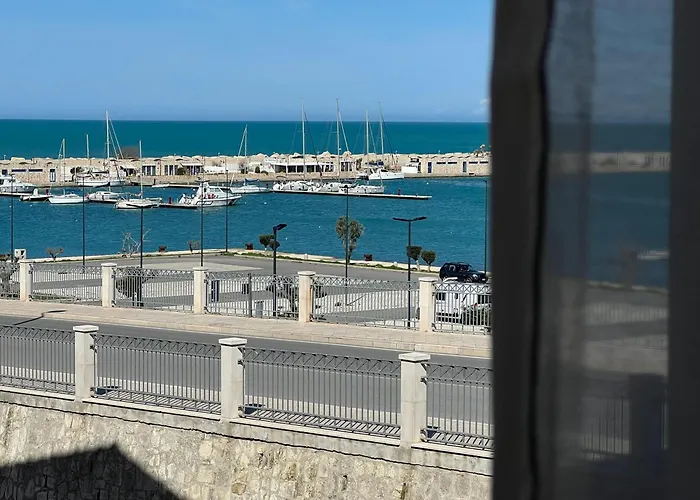 Casa Roberta With Balcony And Sea View *